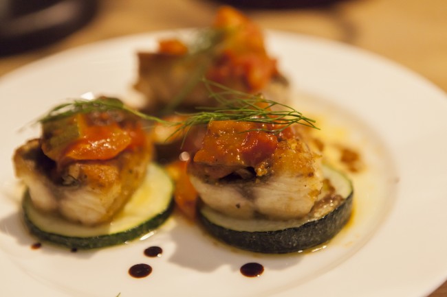中村さんの料理には、海士町の魚介類の美味しさと都会のセンスが合わさった味と魅力がある