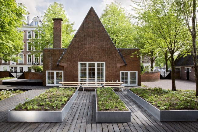 05_Arita House Amsterdam garden by landscape designer Piet Oudolf_Photography Inga Powilleit のコピー