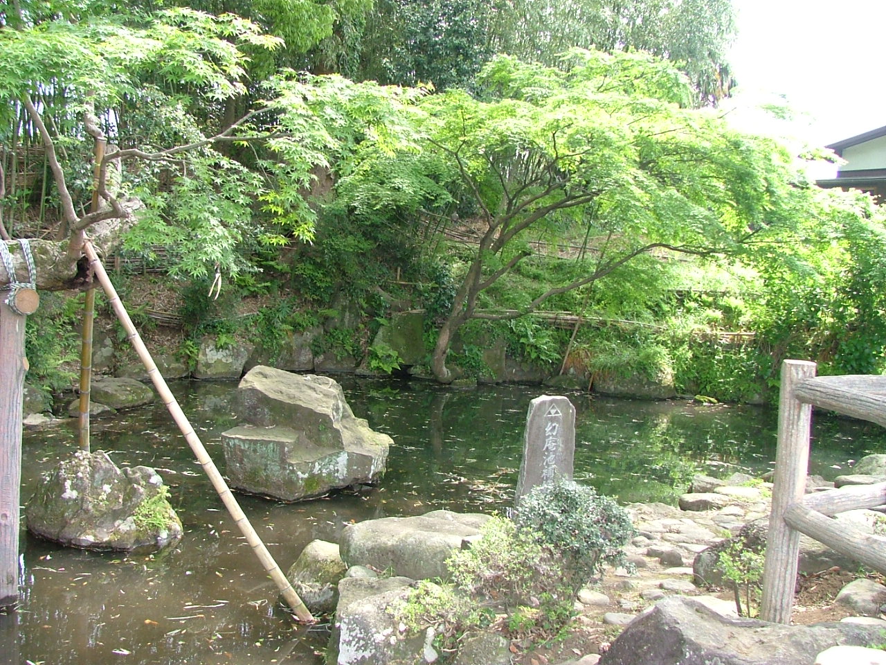 小田原市久野の北条幻庵屋敷跡にある幻庵作庭園。まちの至るところに、北条氏の痕跡が残る。