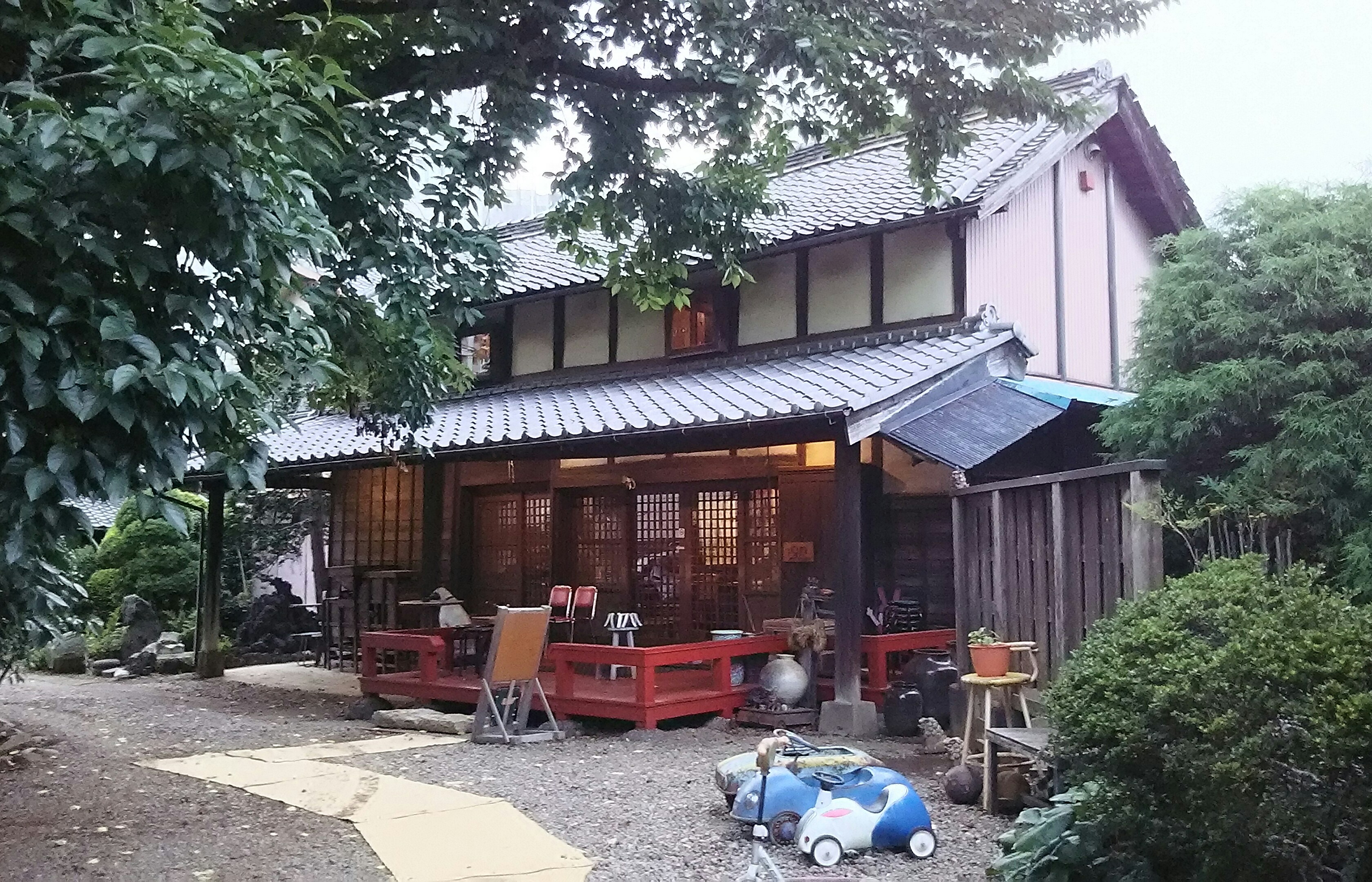 青山茶舗裏の日本茶喫茶・ギャラリー楽風