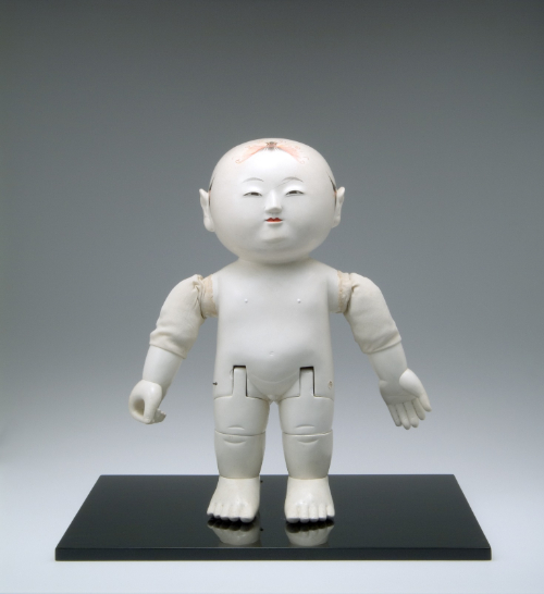 人形「立児」（裸形） 十二世面屋庄次郎作 - 「立児」という名付けから伺えるように、飾り棚の上でしっかりと自立することに重きが置かれている