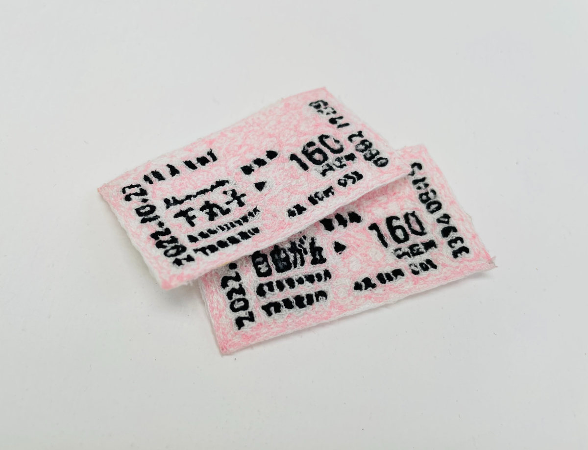 Ticket to ride （青山悟の乗車区間） 2022 ポリエステルに刺繍 各3 x 5.8cm 