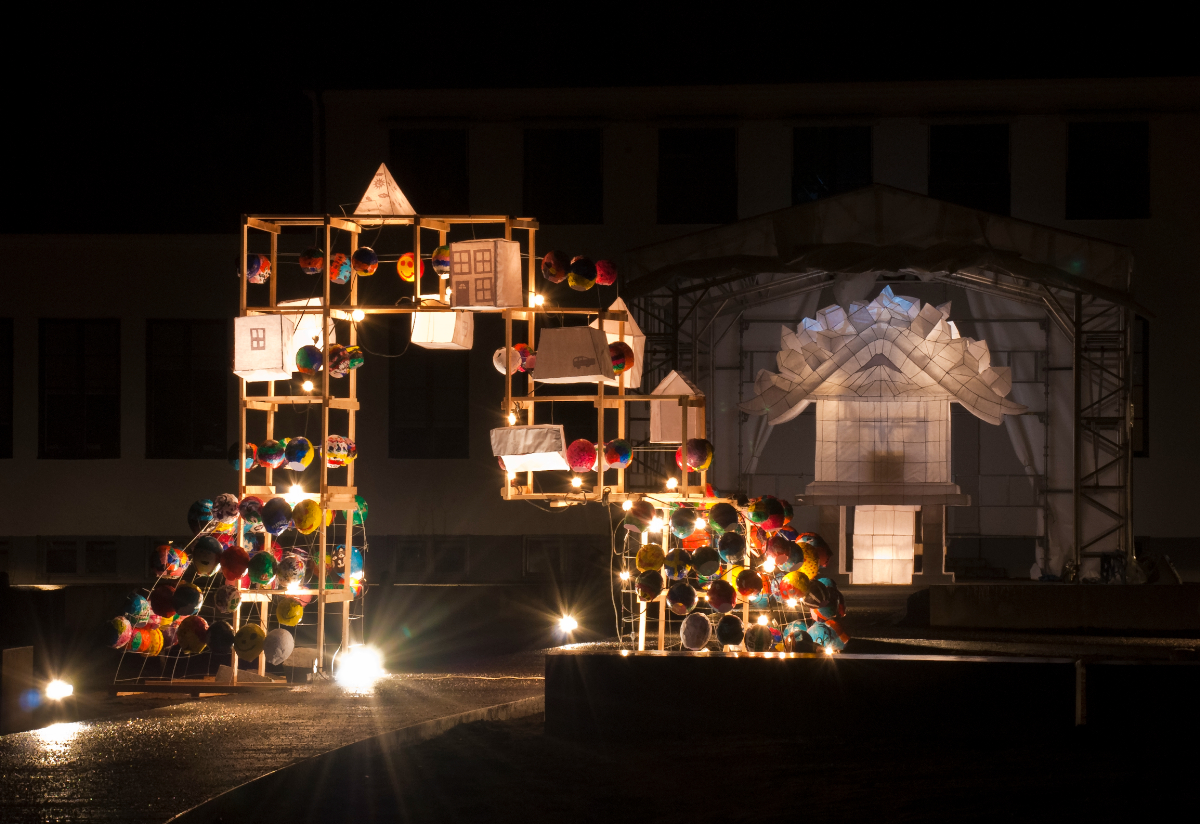 《HOUSE》 2012 LJUSPROJEKT IV : HOUSE［KULTURHUSET VITA SKOLAN］（スウェーデン）
