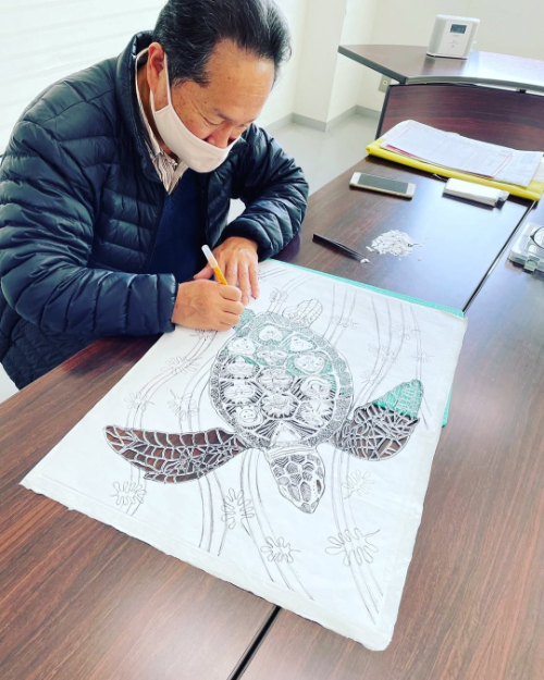 制作中の山口さん