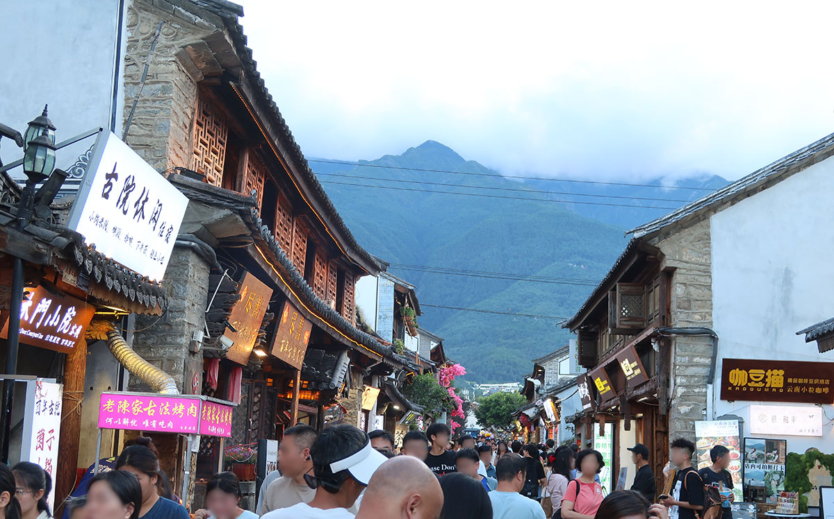 山々の緑はそのままでした