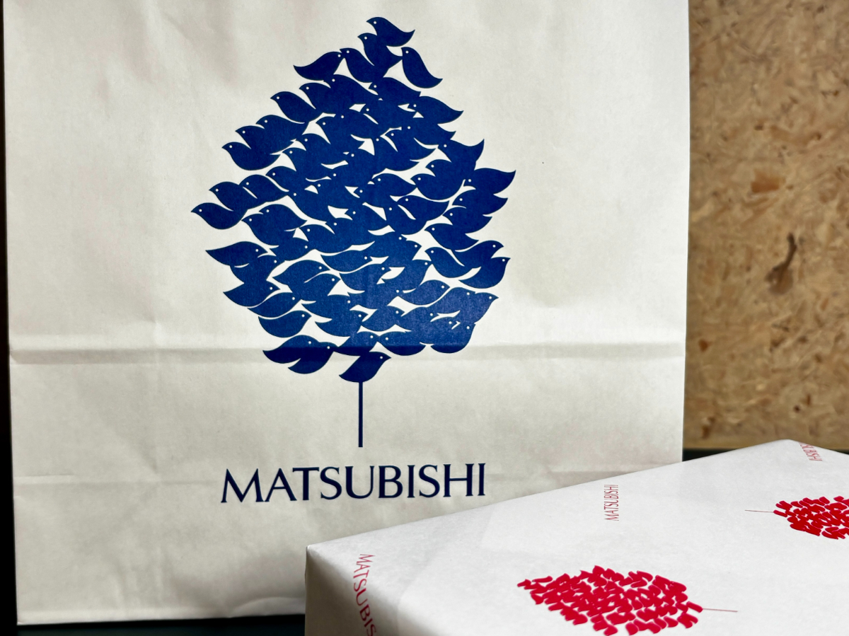 津松菱の手提袋と包装紙