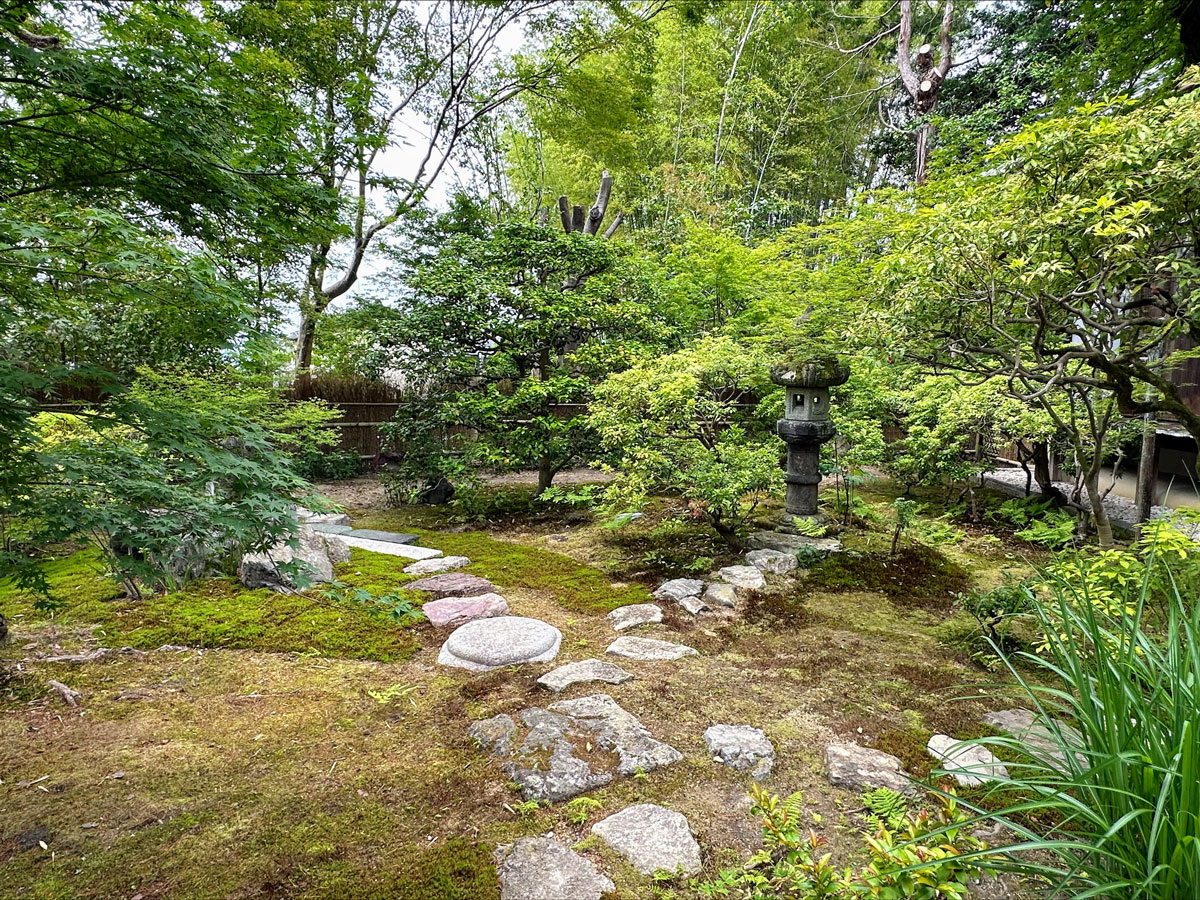 ※画像の庭園について、どのようなものか簡単な詳細をいただけますでしょうか？