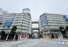 渋谷西武。A館（左）とB館（右）